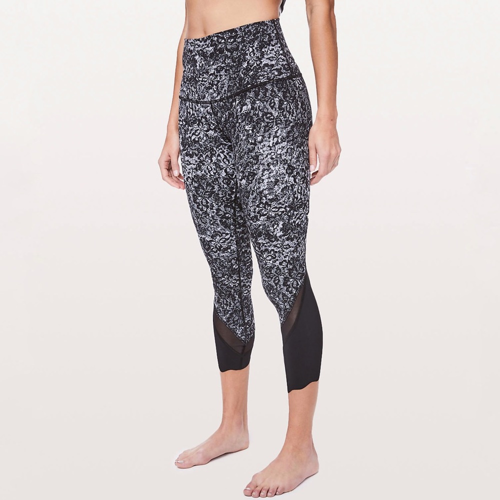 Lululemon | Wunder Under High Rise Crop Scallop Roll Down Waistband Size 8